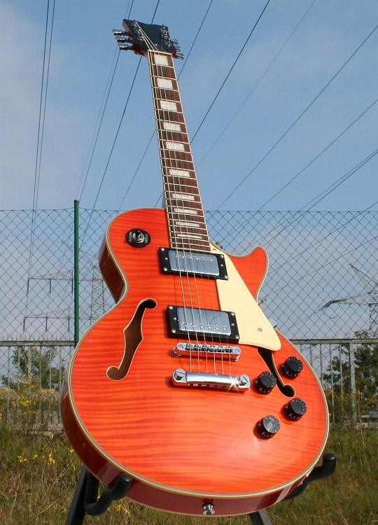 Weller Electric Guitar, Le Paul, Semihollow Mahogany Body, bolt maple